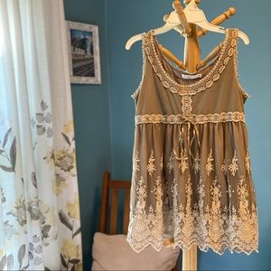 Hazel Boho Sleeveless Tank w Lace Accent Size Small